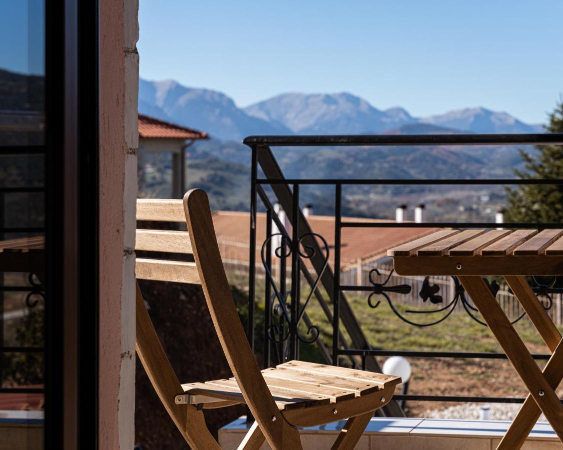 Gm Luxury Suites Kalavryta Dış mekan fotoğraf